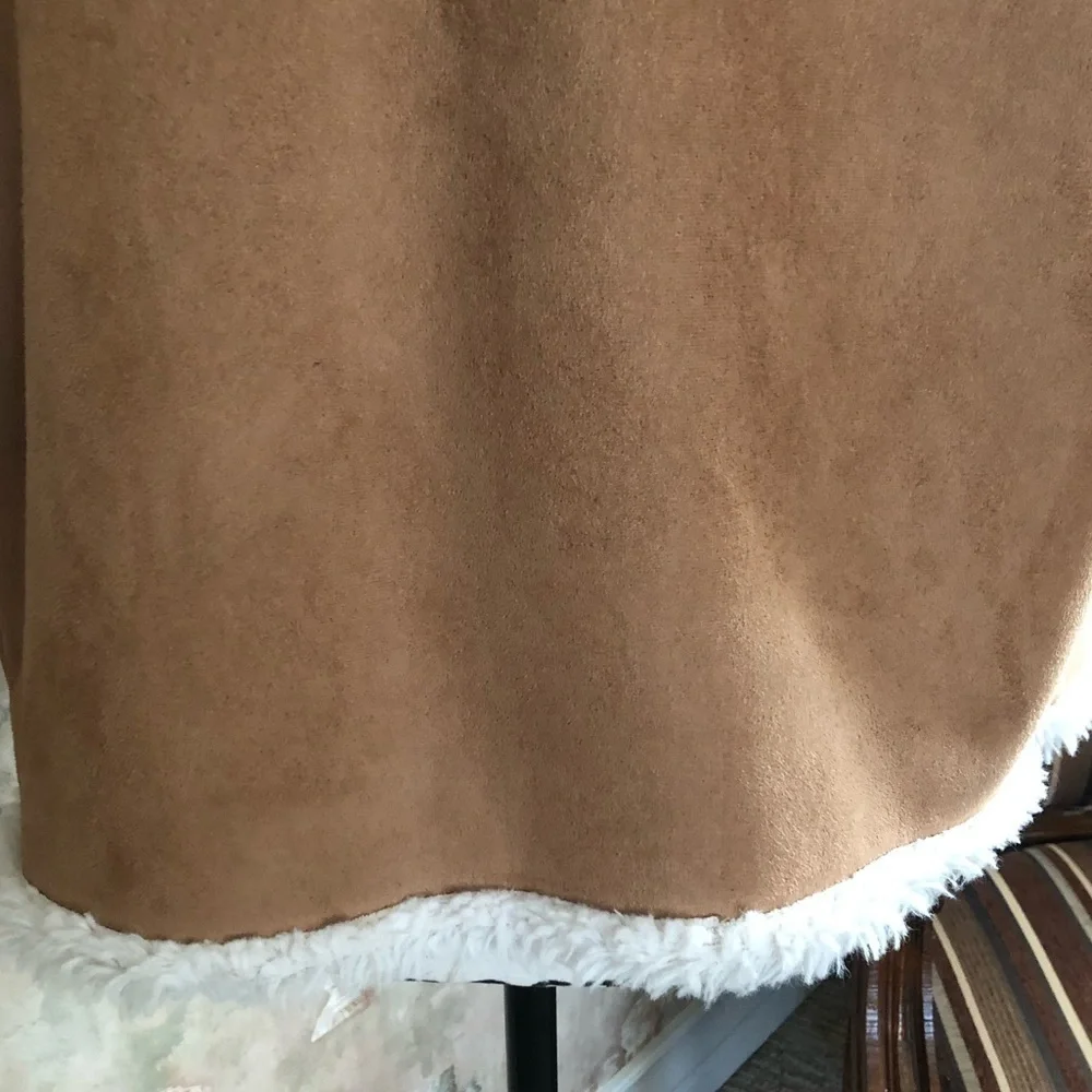 HINGE TAN AND CREAM COZY CHIC LARGE BROWN VEST